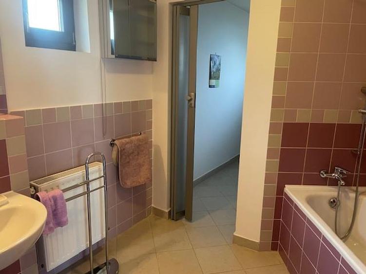 Casă individuală cu 6 camere cu Canalizare în Pipera