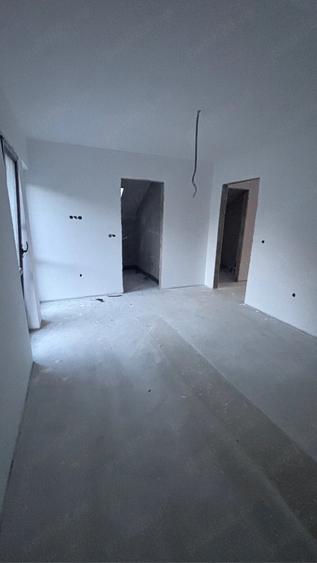 Casă cu Teren 500 Mp în Corunca