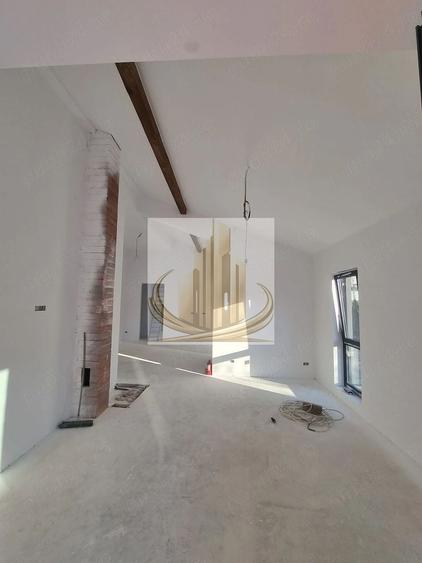Duplex cu 7 camere cu Canalizare în Ghiroda