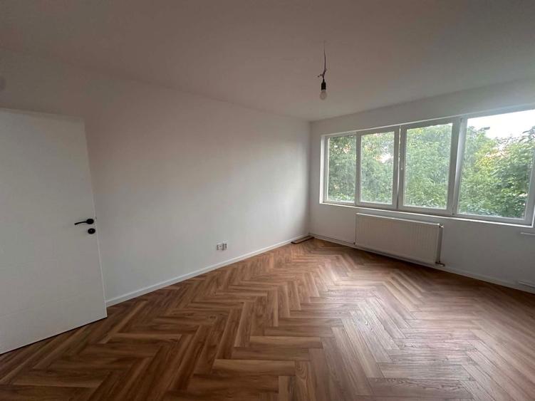 Apartament cu 2 camere decomandat în Circumvalațiunii