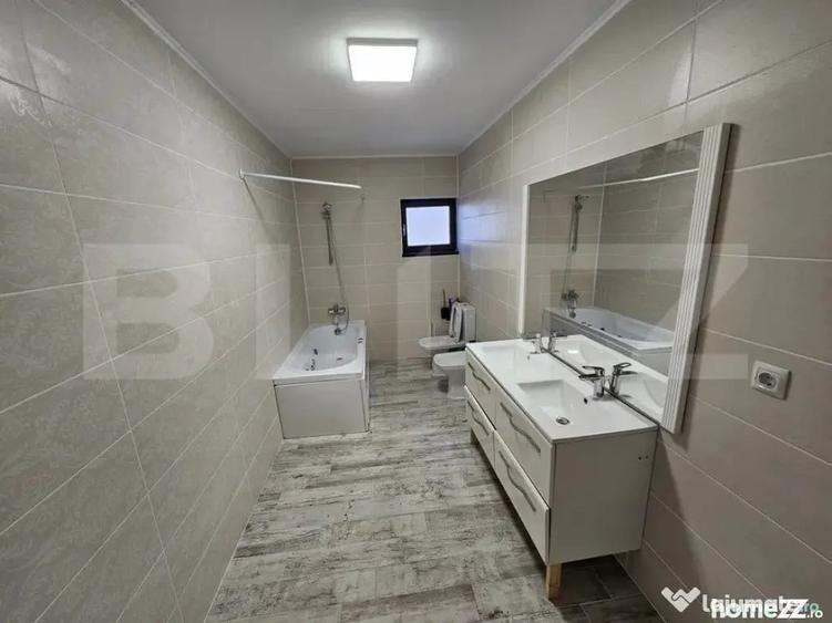 Casă cu 5 camere cu Teren 260 Mp în Central