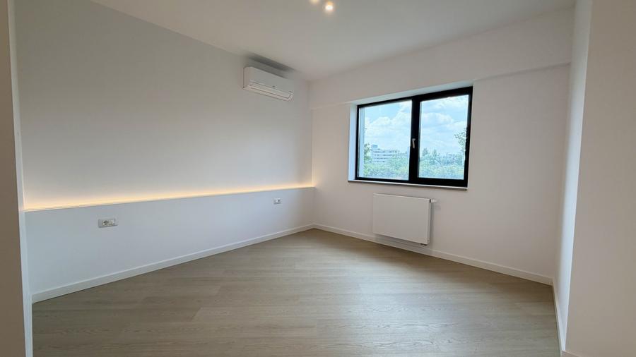 Apartament cu 3 camere decomandat în Pipera