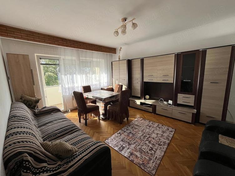 Apartament cu 4 camere decomandat, mobilat în Central