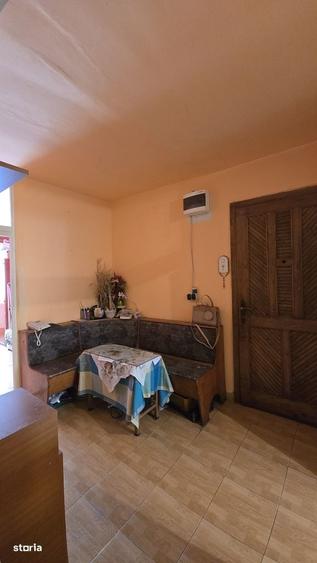 Apartament cu 3 camere decomandat în Vitrometan