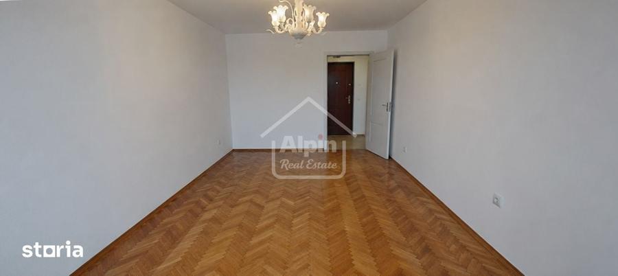 Apartament cu 3 camere în Astra