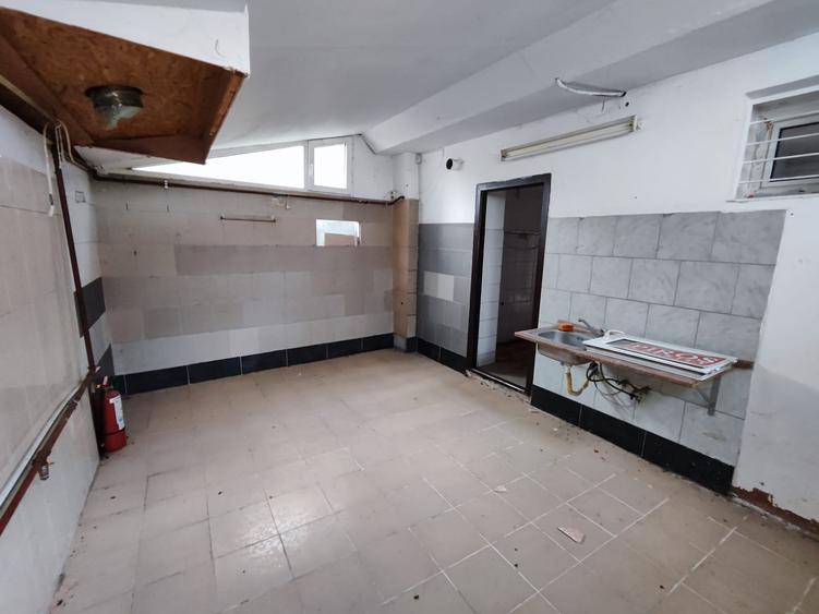 Casă individuală cu 4 camere cu Canalizare în Dâmbovița