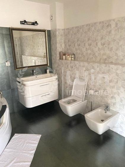 Casă individuală cu 5 camere cu Canalizare în Dâmbul Rotund