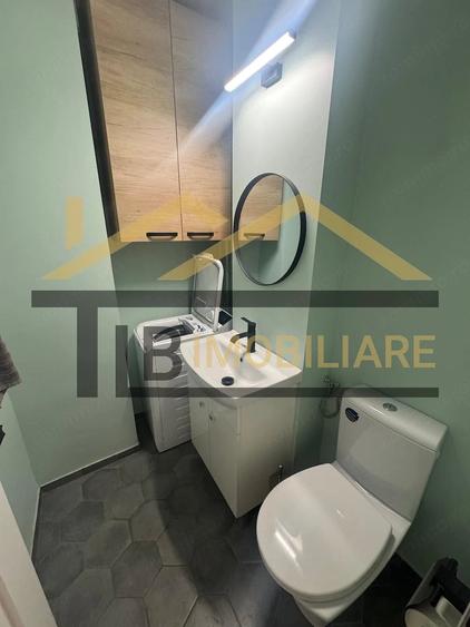 Apartament cu 3 camere semidecomandat în Pandurilor