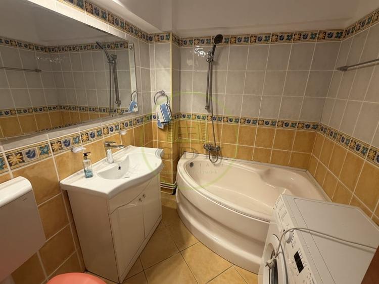 Apartament cu 3 camere decomandat, mobilat în Centrul Civic