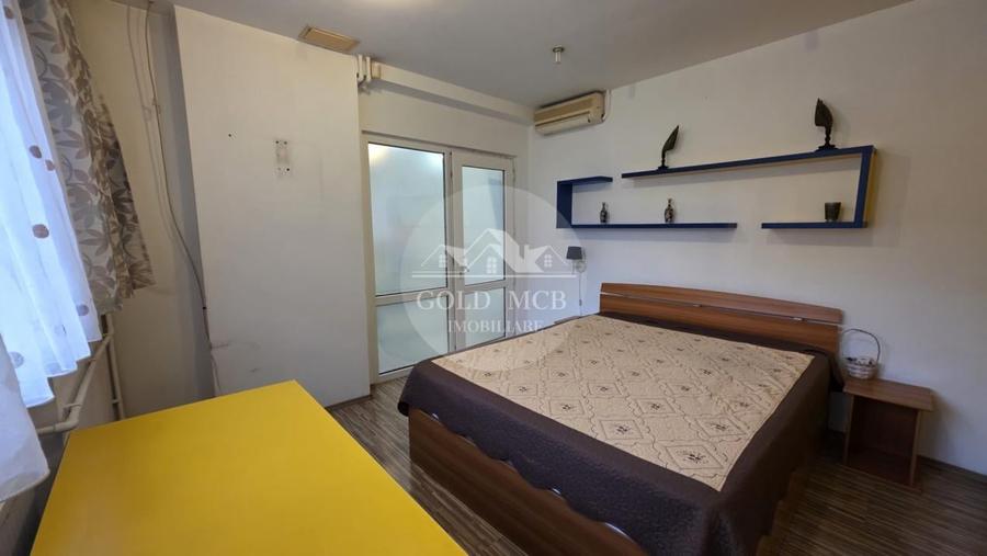 Apartament cu 2 camere semidecomandat, mobilat în P-ța Romană
