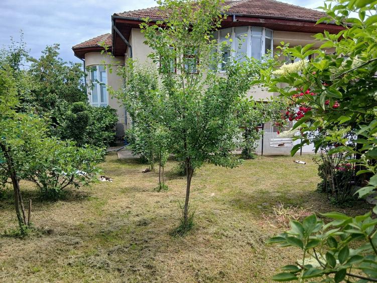 Casă cu 2 camere cu Teren 120 Mp în Central