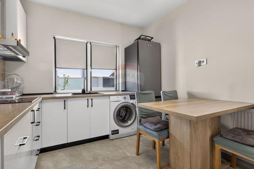 Duplex cu 8 camere cu Teren 491 Mp în Vladimirescu