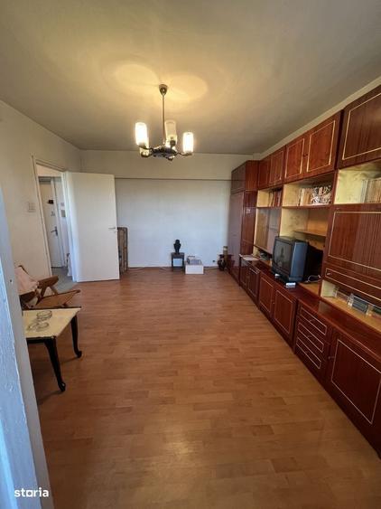 Apartament cu 2 camere decomandat în Calea București