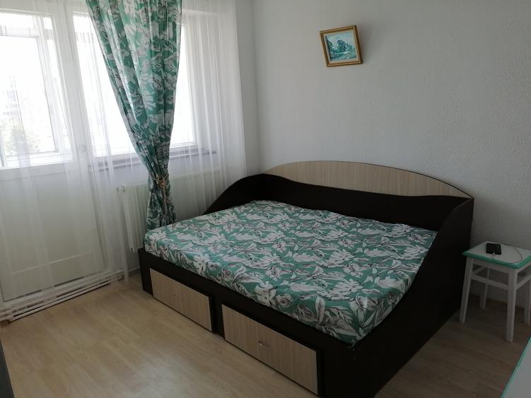 Apartament cu 2 camere decomandat în Micro 20