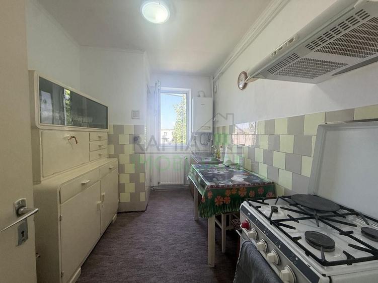 Apartament cu 2 camere semidecomandat, mobilat în Tractorul