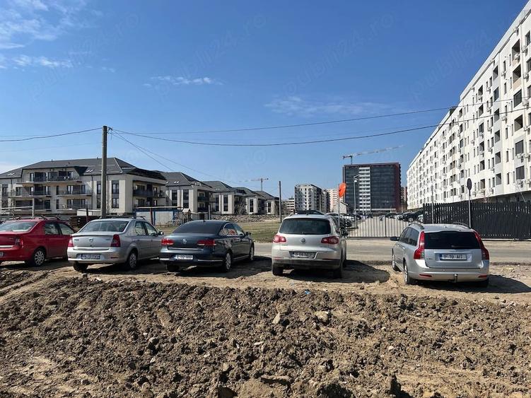 Teren de 5500 mp, în Central