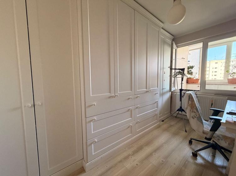 Apartament cu 4 camere semidecomandat, mobilat în Crângași