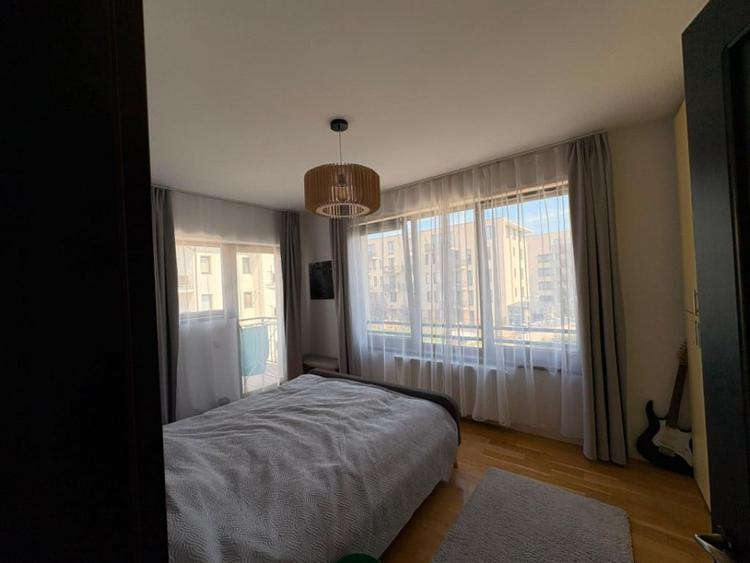 Apartament cu 3 camere decomandat în Est