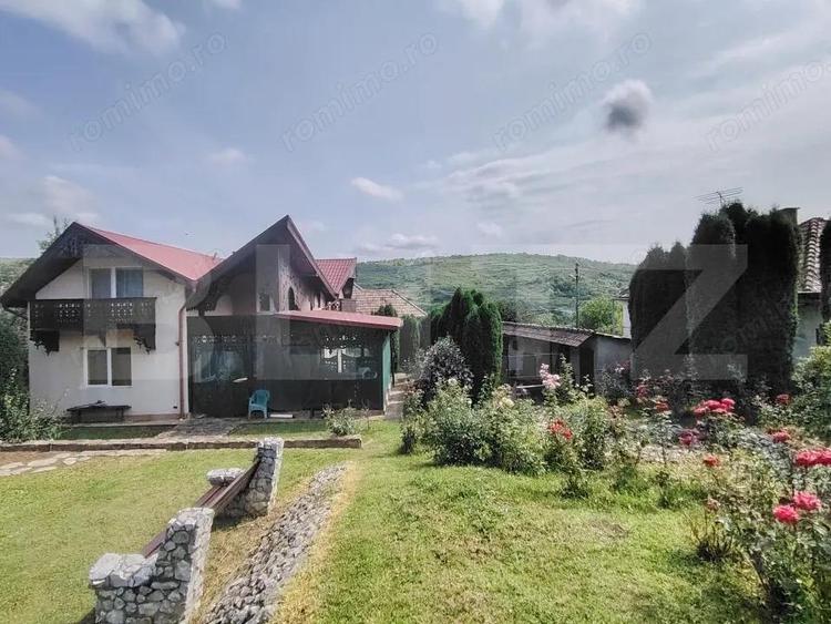 Casă cu 5 camere cu Teren 1090 Mp în Târnăveni