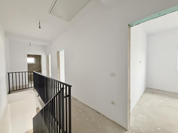 Duplex cu 5 camere cu Canalizare în Dumbrăvița