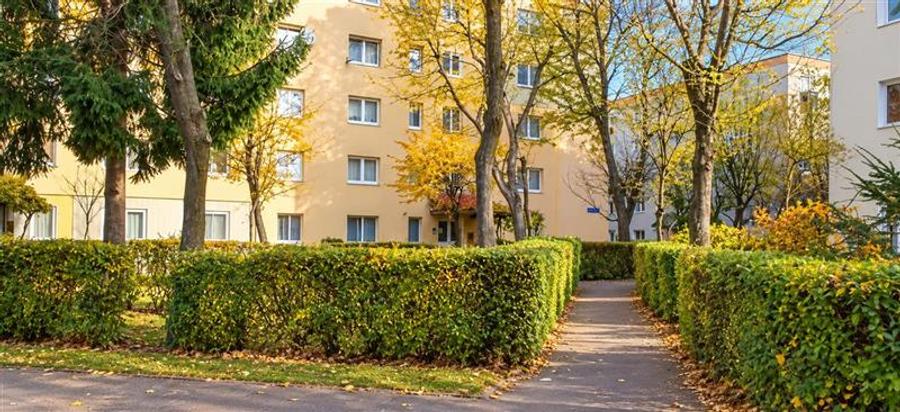 Apartament cu 2 camere semidecomandat, mobilat în Florilor