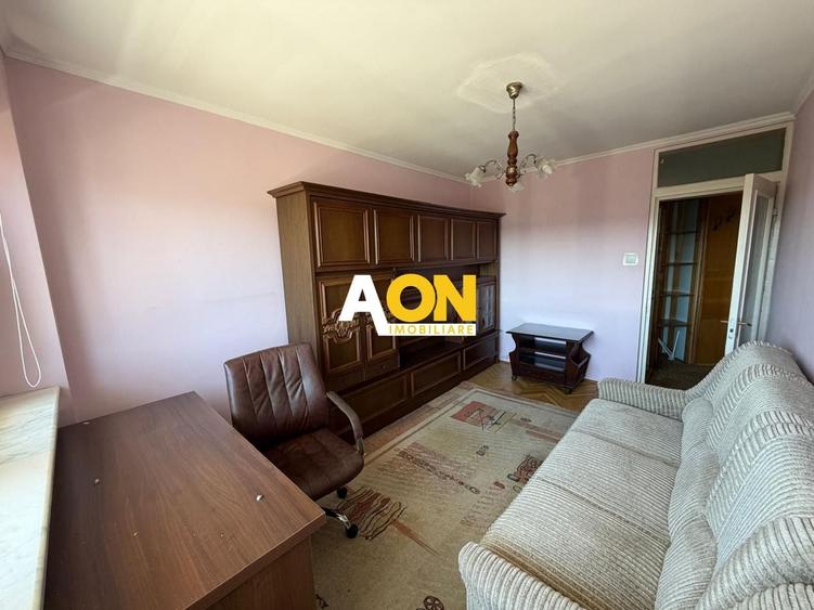 Apartament cu 4 camere decomandat, mobilat în Cetate