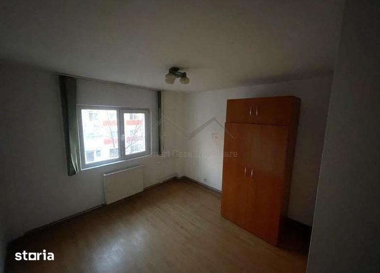 Apartament cu 3 camere decomandat în Dacia