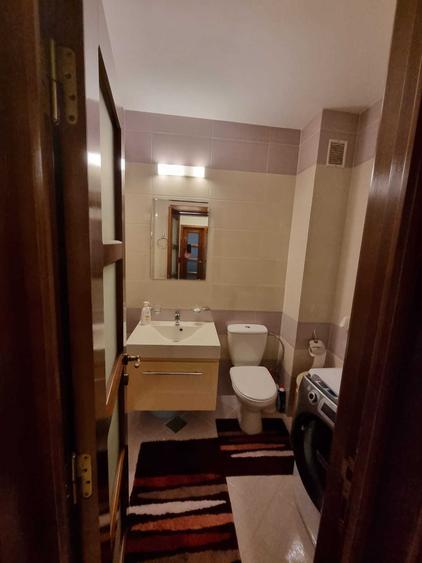 Apartament cu 3 camere decomandat în Vișan