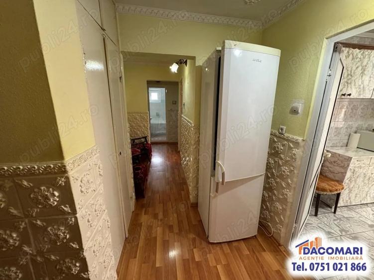 Apartament cu 3 camere decomandat în Micro 17