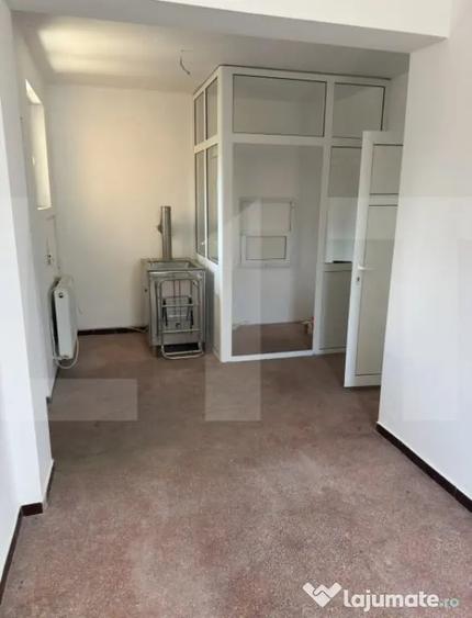 Spațiu comercial, de 480 mp, în Central