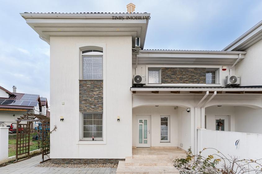 Duplex cu 6 camere cu Canalizare în Dumbrăvița