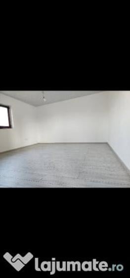 Casă cu 5 camere cu Teren 2000 Mp în Moșteni
