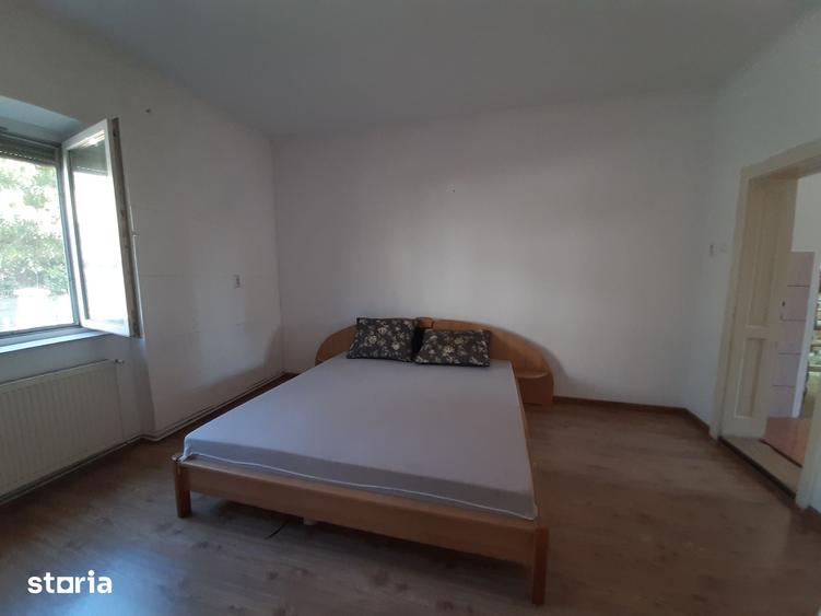 Casă cu 4 camere decomandat cu Teren 360 Mp în Burdea