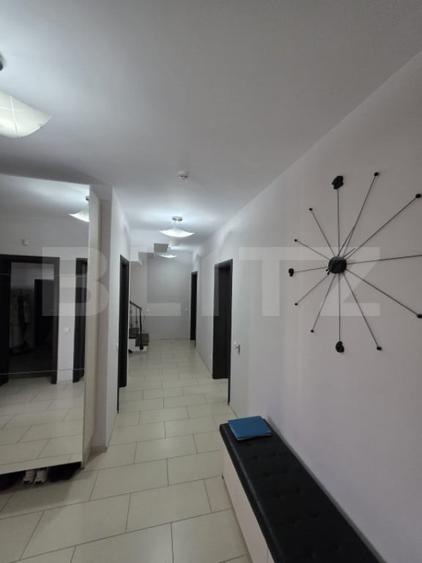 Casă cu 5 camere cu Teren 2100 Mp în Central