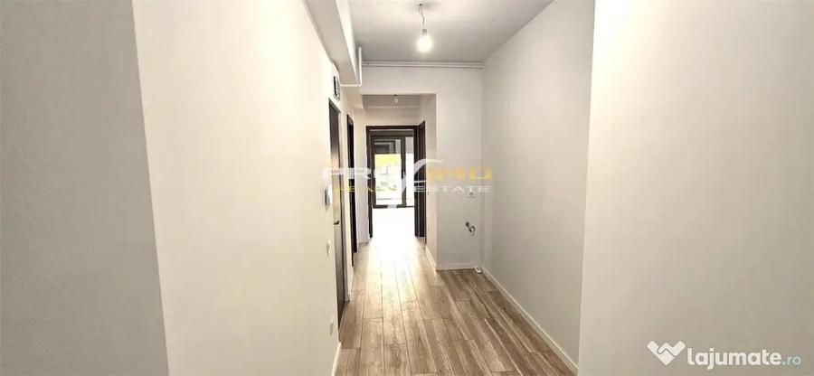 Apartament cu 3 camere decomandat în Mamaia