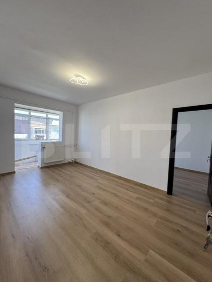 Apartament 3 camere, 45 mp, zona Craiovița Nouă - 1