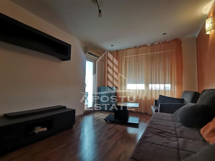 Apartament cu 3 camere decomandat, mobilat în Complex Studențesc