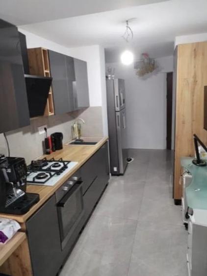 Apartament cu 3 camere decomandat, mobilat în 1 Decembrie 1918