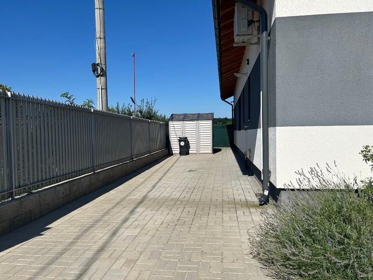 Casă individuală cu 4 camere cu Canalizare în Tamași