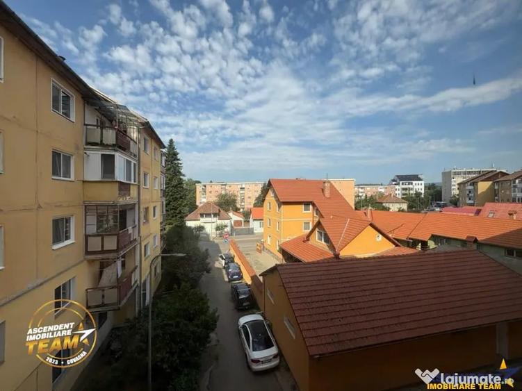 Apartament cu 2 camere decomandat în Central