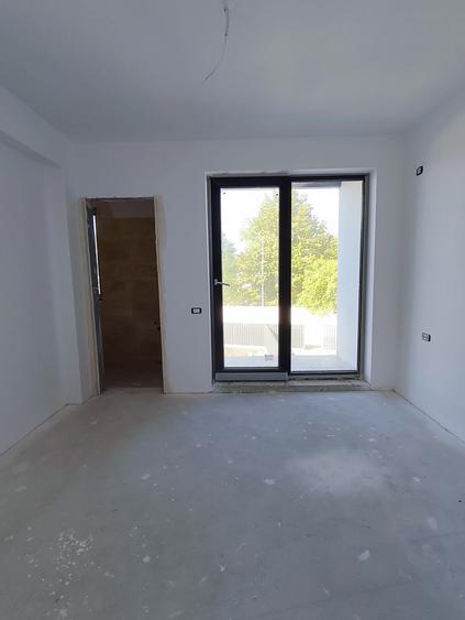 Duplex cu 5 camere cu Canalizare în Chiajna