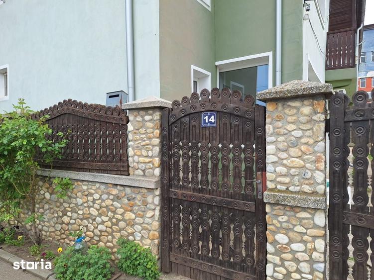 Casă cu 5 camere cu Teren 280 Mp în Central