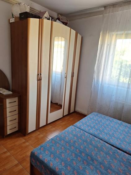 Apartament cu 3 camere decomandat în Militari