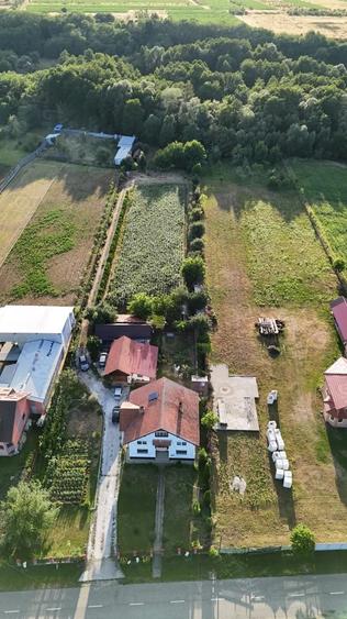 Casă cu 6 camere cu Teren 6355 Mp în Râu Bărbat