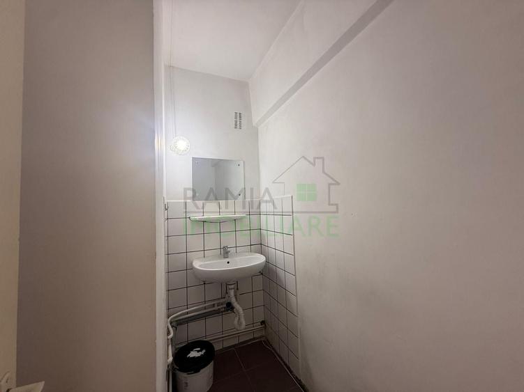 Apartament cu 3 camere decomandat în Astra