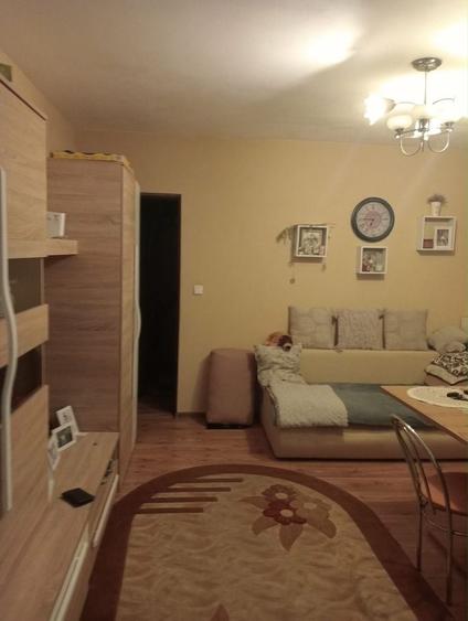 Apartament cu 2 camere semidecomandat în Girocului