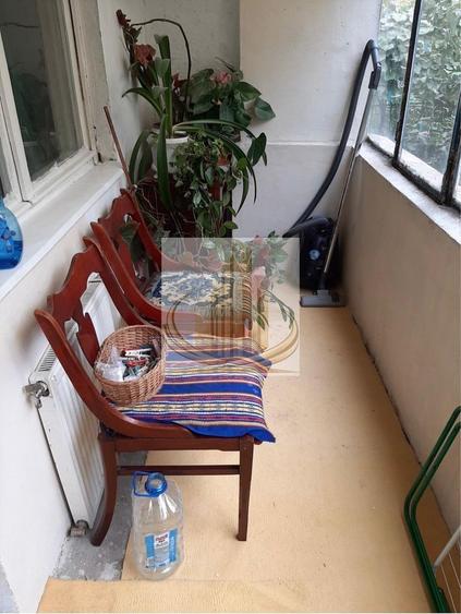 Apartament cu 2 camere semidecomandat în Badea Cârțan