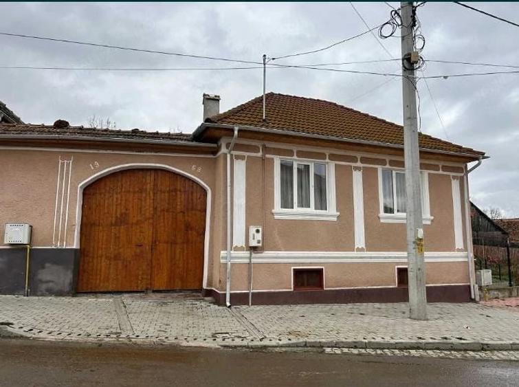 Casă cu 4 camere cu Teren 1000 Mp în Crihalma