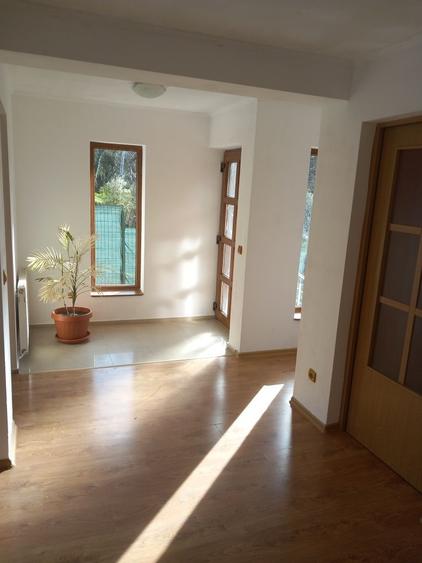 Casă cu 3 camere în Stana