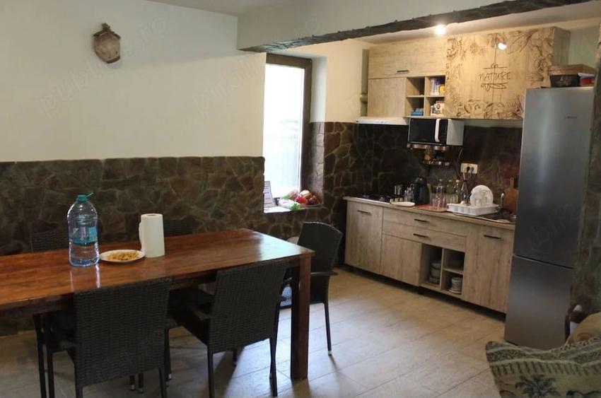 Casă cu 6 camere cu Teren 250 Mp în Central